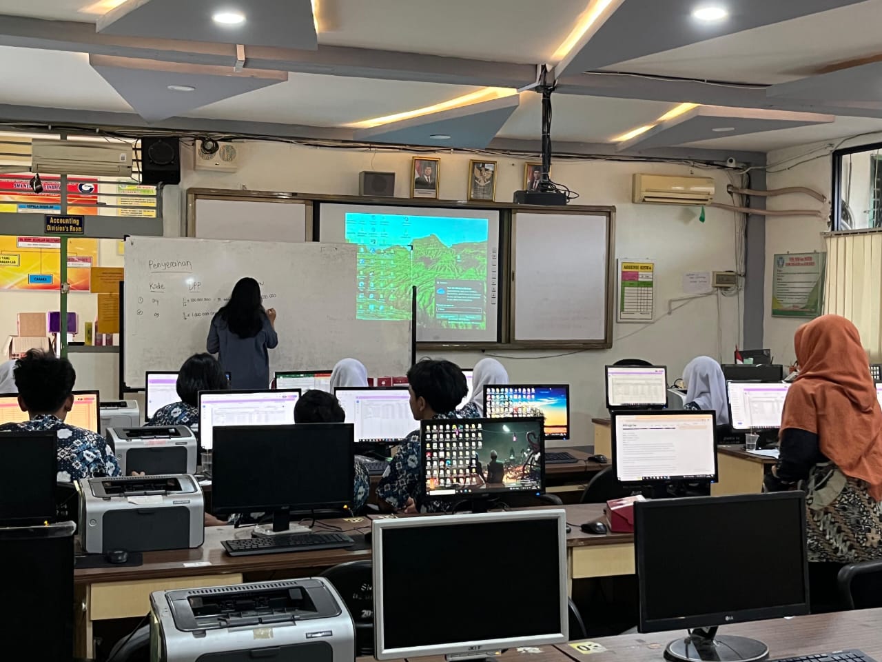 KELAS INDUSTRI AKUNTANSI - Foto 2